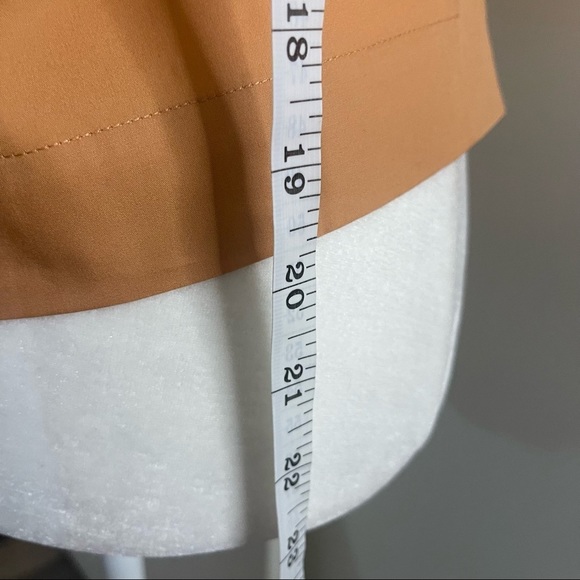 CLUB Monaco Notch Collar Crop Shirt - Picture 9 of 11